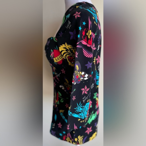 BETSEY JOHNSON SWEETHEART NECK TATTOO PRINT TOP, SZ L - Picture 9 of 14